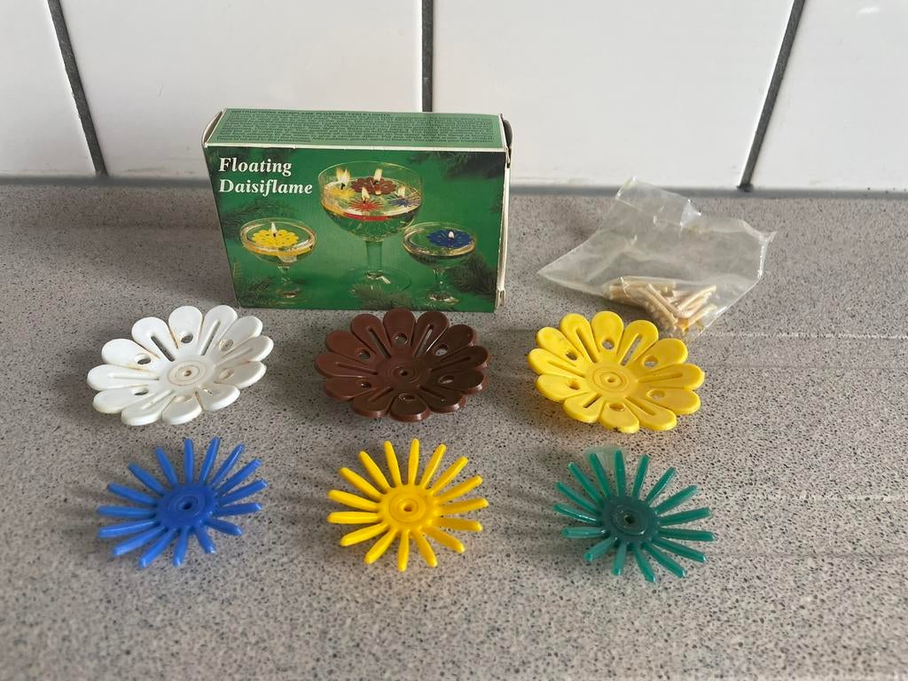 Floating Daisiflame drijfkaarsje drijflichtje retro, Ophalen of Verzenden