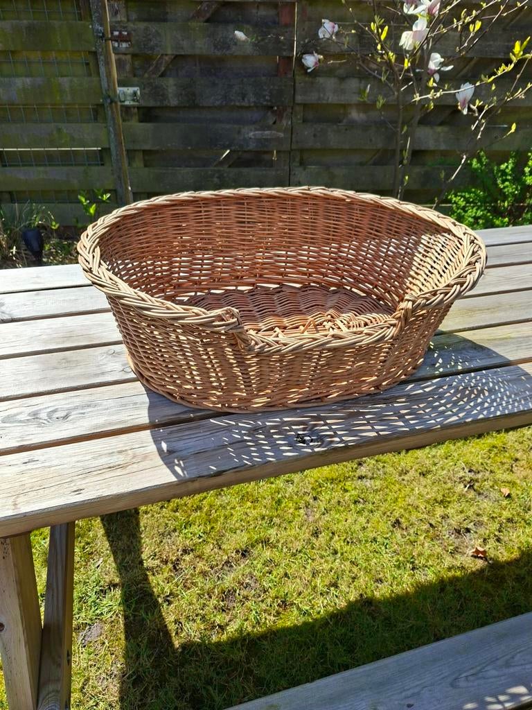 Rieten hondenmand, Ophalen, Riet