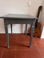 Houten tafeltje - Vintage - bijzet tafel / bureau, Huis en Inrichting, Tafels | Bijzettafels, Gebruikt, 55 tot 75 cm, Hout, Ophalen