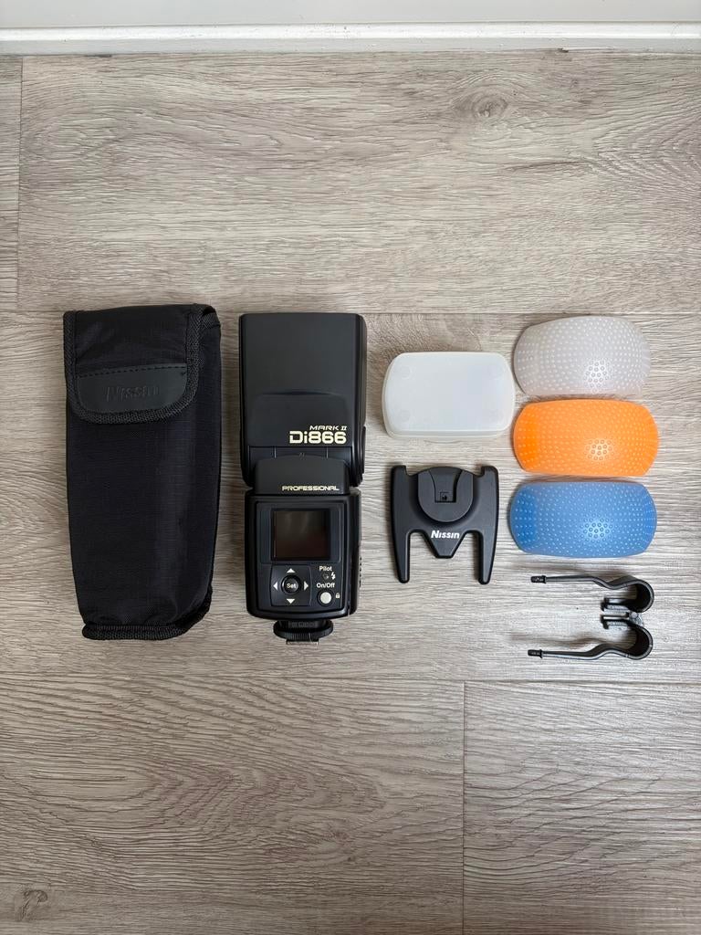 Nissin Di866 Mark II flitser + toebehoren, Ophalen of Verzenden, Zo goed als nieuw, Overige merken, Kantelbaar