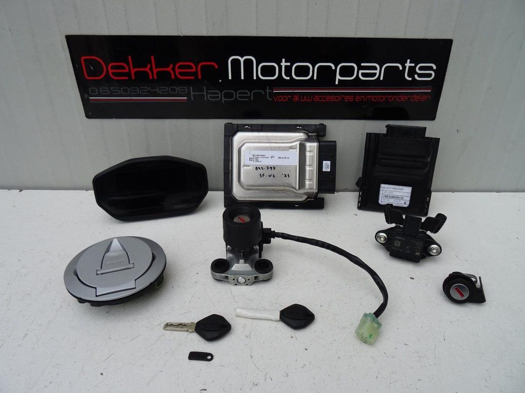Complete Slotenset + Teller Ducati Streetfighter V2 2022 >, Ophalen of Verzenden, -, -, -