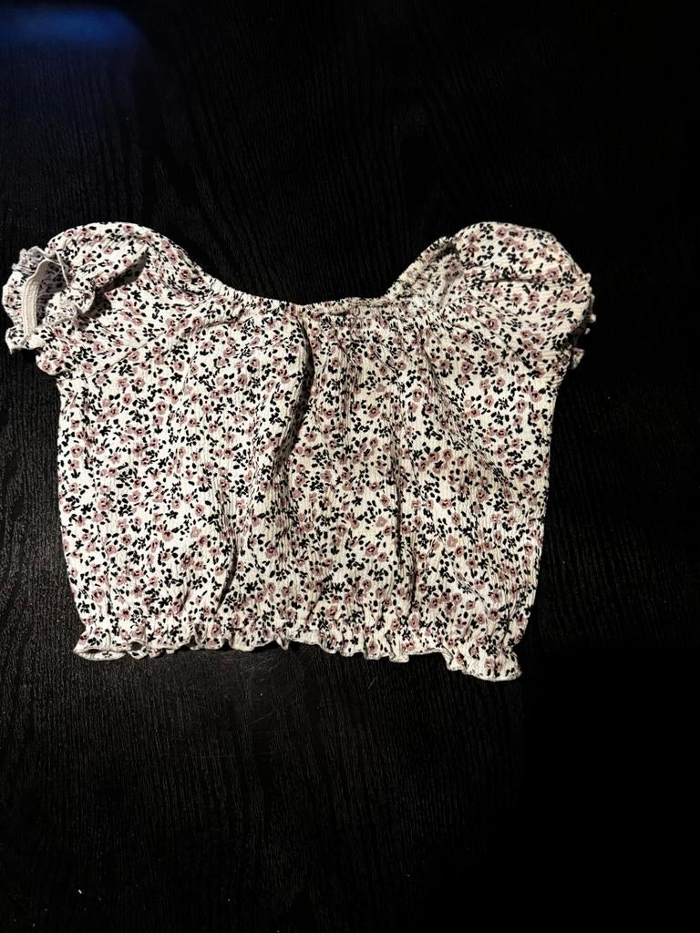 Bloemenprint crop top met korte mouwen, Kinderen en Baby's, Kinderkleding | Maat 122, Ophalen of Verzenden, Zo goed als nieuw