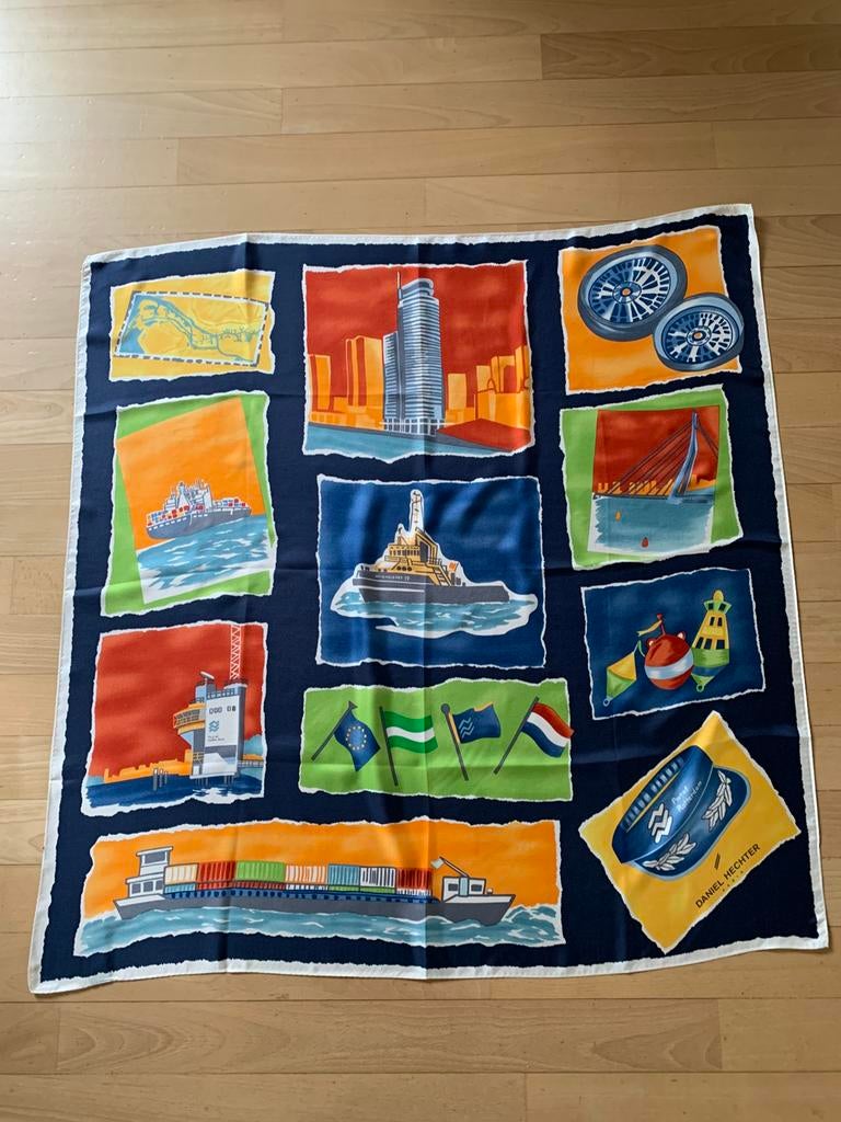 Sjaaltje van zijde van Daniel Hechter 90/90, Kleding | Dames, Mutsen, Sjaals en Handschoenen, Ophalen of Verzenden, Zo goed als nieuw