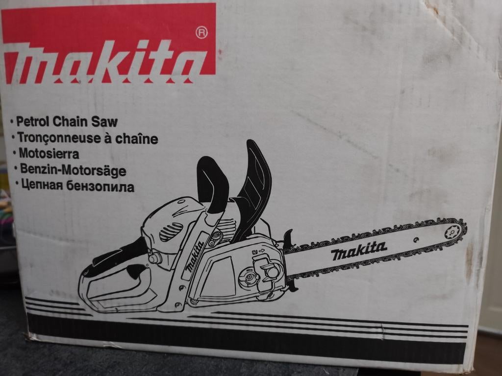 Makita ea3201 Kettingzaag nieuw in doos, Tuin en Terras, Handzagen, Ophalen of Verzenden