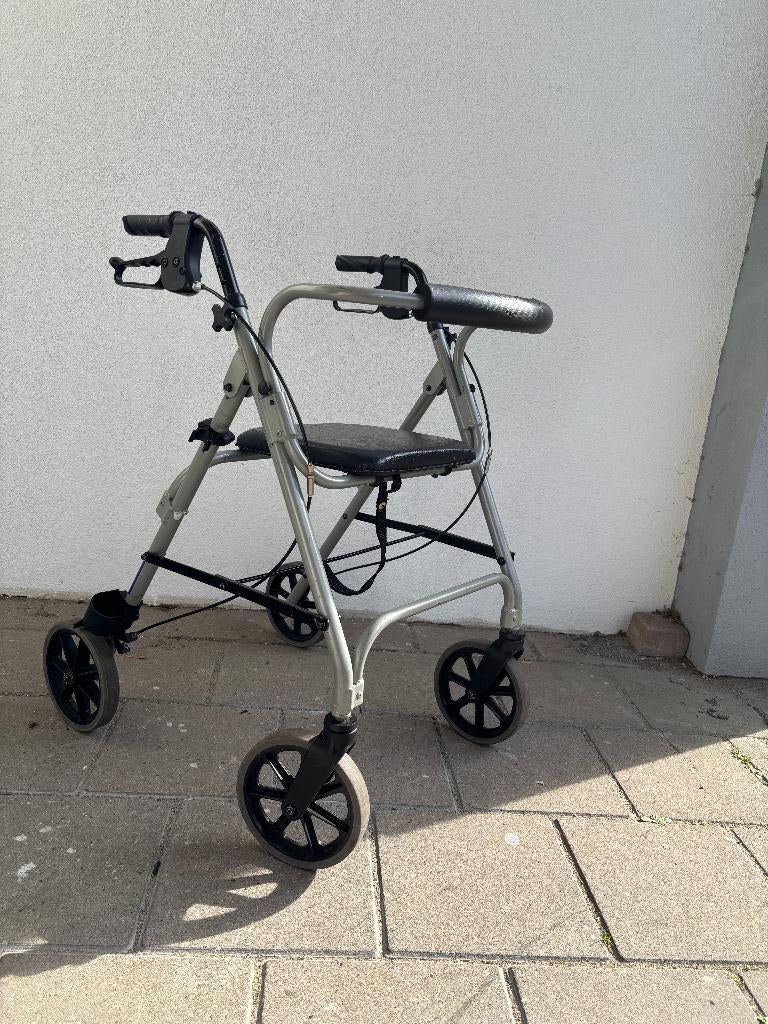 Nr 8… Rollator lichtgewicht vegro grijs, Diversen, Rollators, Gebruikt, Lichtgewicht, Opvouwbaar, Ophalen