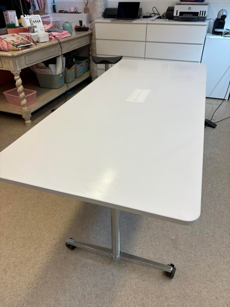 Tafel met stekkerblok, Ophalen, Gebruikt, 75 cm of meer, 60 cm of meer