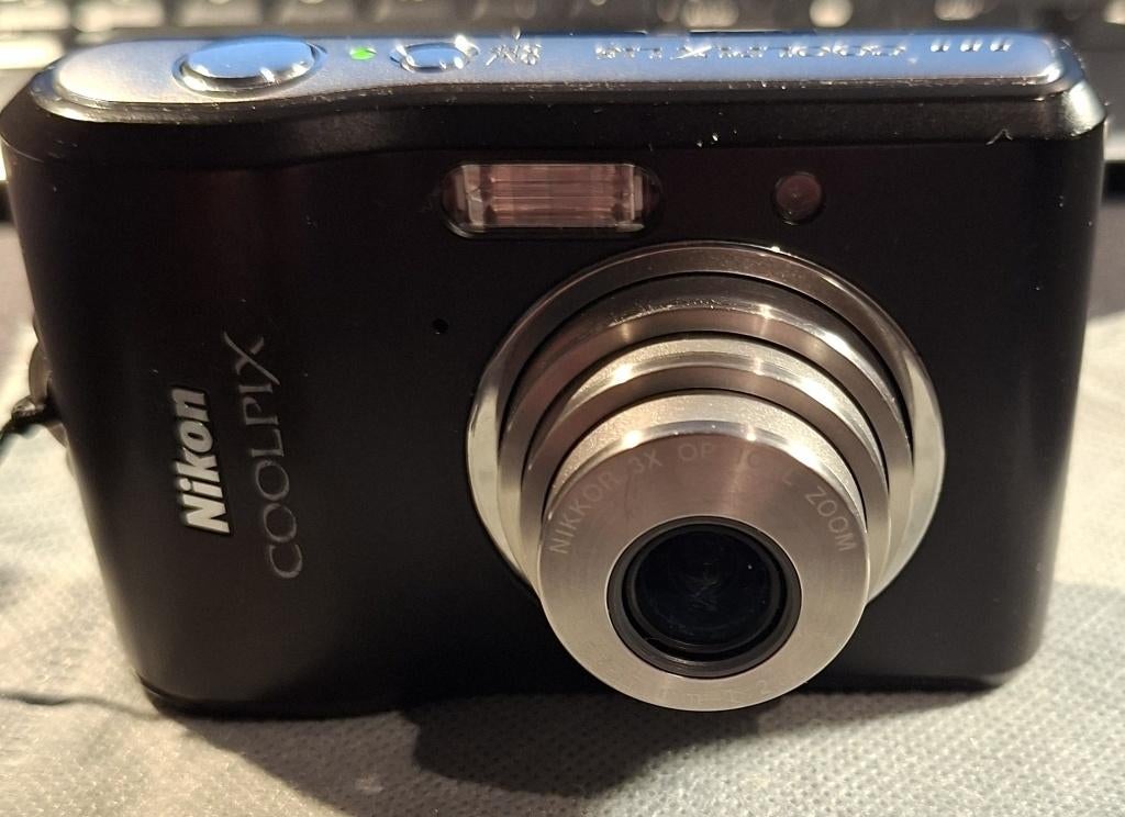 Nikon Coolpix L16 kleine alleskunner in mooie staat, Compact, Ophalen of Verzenden, Zo goed als nieuw, Nikon