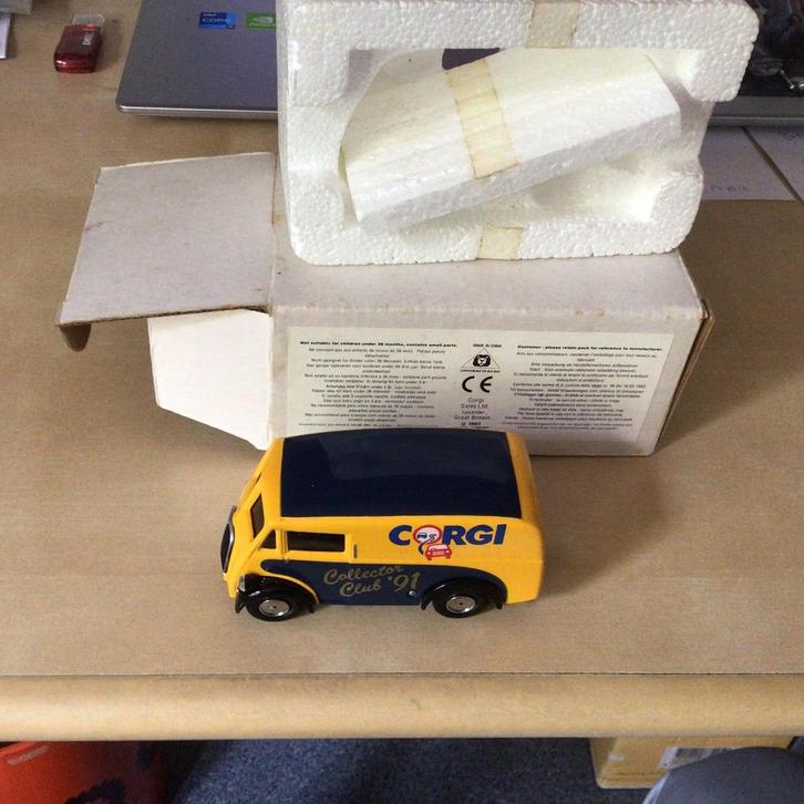 CORGI COLLECTOR CLUB 1991 VERPLICHT BEZIT ELK NAMAC LID !?, Hobby en Vrije tijd, Modelauto's | 1:43, Zo goed als nieuw, Auto, Ophalen of Verzenden