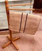 Brocante handdoekenrek staand, Frans houten rek, Antiek en Kunst, Ophalen