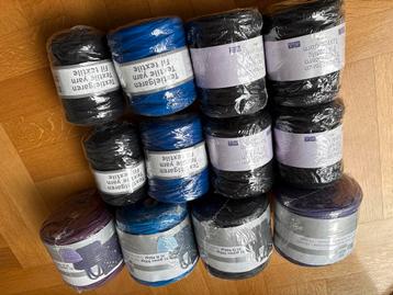 Textielgaren - Diverse Kleuren! 12 bollen beschikbaar voor biedingen