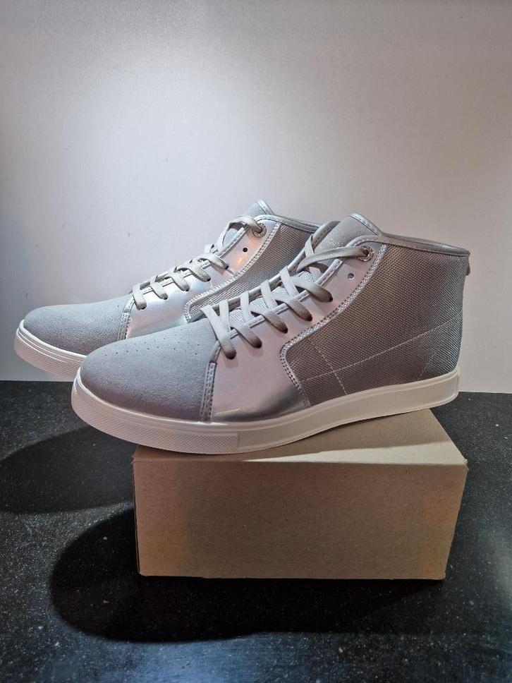 Grijze hoge sneakers voor heren - Moderne en elegante look, Kleding | Heren, Schoenen, Nieuw, Veterschoenen, Overige kleuren, Ophalen of Verzenden
