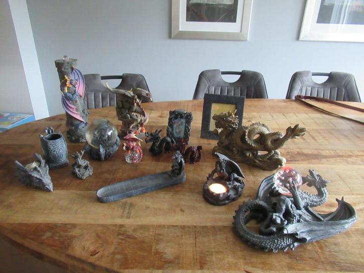 15 Chinese Draken beeldjes beelden zwart goud bruin rood, Verzamelen, Beelden en Beeldjes, Nieuw, Fantasy, Ophalen of Verzenden