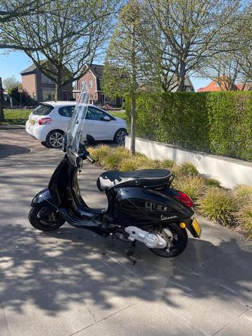 Vespa Primavera 2018 zwart beschikbaar voor biedingen