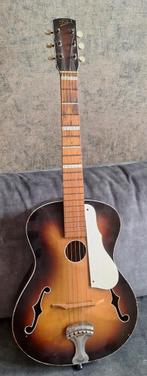  Egmond Famos F-Hole akoestische gitaar jaren 60, Ophalen of Verzenden, Zo goed als nieuw, Klassieke of Spaanse gitaar