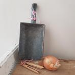 Grote zinken meelschep met gedraaid handvat landelijk, Ophalen of Verzenden, Gebruikt