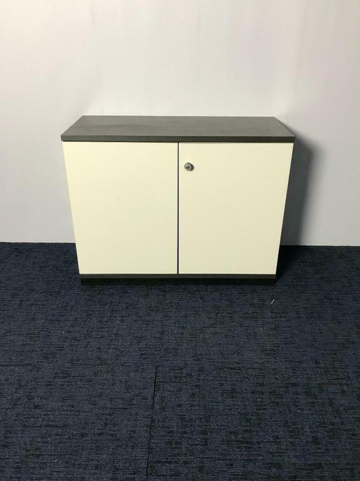 3x Klapdeurkast Sedus, wit/donkergrijs, H77 x B100 x D44 cm., Huis en Inrichting, Bureaus, Gebruikt, Ophalen