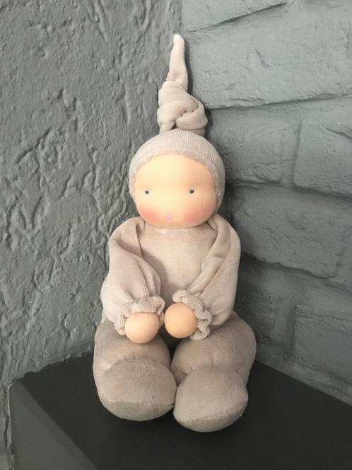 Zonnekind Knuffelpop 28 / 30cm / Antroposofische pop, Kinderen en Baby's, Speelgoed | Poppen, Nieuw, Overige typen, Ophalen of Verzenden