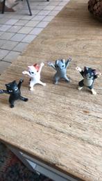 4 poezenfiguren miniatuur. Samen:, Ophalen, Zo goed als nieuw, Beeldje of Figuurtje