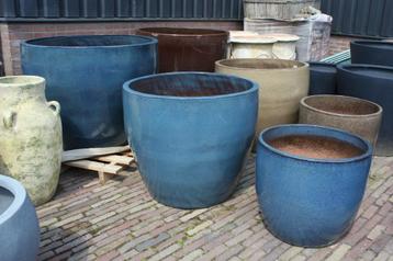 Prachtige GROTE blauwe aardewerk bloempotten geglazuurd rond beschikbaar voor biedingen