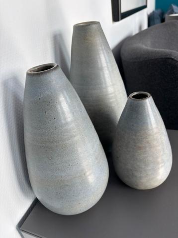 Set van 3 Jan Bisschop Studio vazen – Handgemaakt keramiek beschikbaar voor biedingen