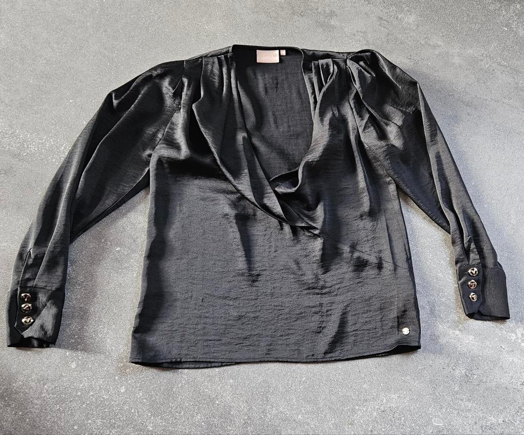 Zwarte Josh V. blouse met schuine voorkant - Maat S, Kleding | Dames, Zwart, Ophalen of Verzenden, Zo goed als nieuw, Maat 36 (S)