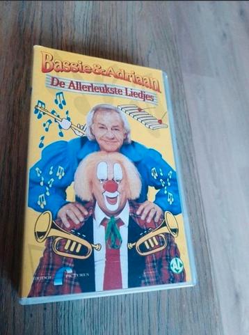 Bassie en Adriaan videoband de Allerleukste Liedjes. beschikbaar voor biedingen