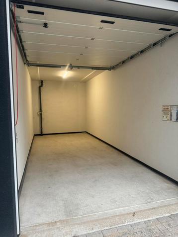 26m2 Garagebox Voorburg / Den Haag huren BEGANEGROND