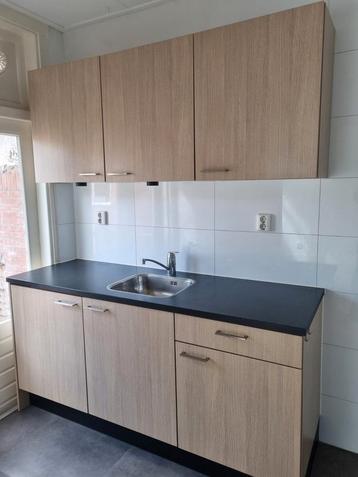 2 Keukens Zo Goed Als Nieuw! beschikbaar voor biedingen