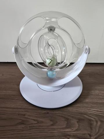 Kattenspeeltje beschikbaar voor biedingen