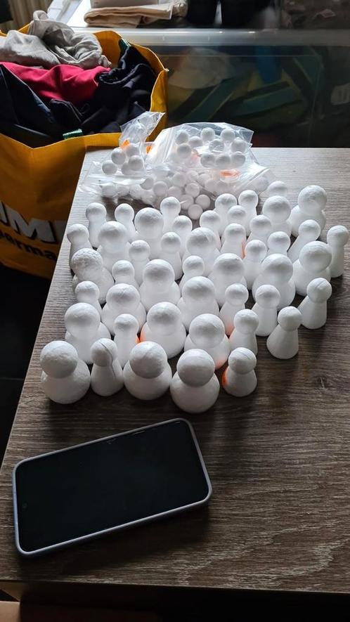Partij piepschuim sneeuwpop/kegel met bal, Hobby en Vrije tijd, Knutselen, Nieuw, Materiaal, Ophalen of Verzenden