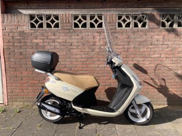 ZEER MOOIE PEUGEOT NEW VIVACITY SIXTIES EDITION 1e EIGENAAR! beschikbaar voor biedingen