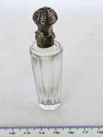 Parfumflesje antiek crystal met zilveren kop, Parfumfles, Ophalen of Verzenden, Zo goed als nieuw