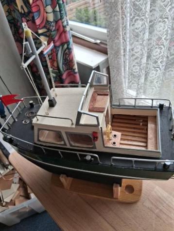 modelboot beschikbaar voor biedingen