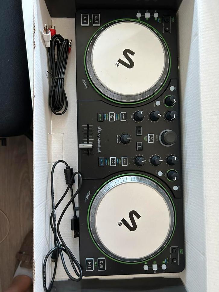 The Next Beat by Tiësto DJ controller zgan, Muziek en Instrumenten, Dj-sets en Draaitafels, Zo goed als nieuw, Dj-set, Overige merken