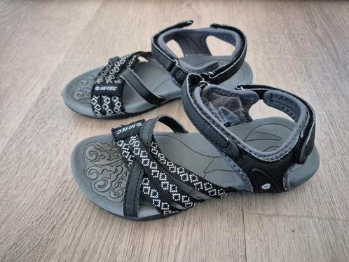 HI-TEC sandalen meisje maat 31, Kinderen en Baby's, Kinderkleding | Schoenen en Sokken, Gebruikt, Meisje, Ophalen of Verzenden