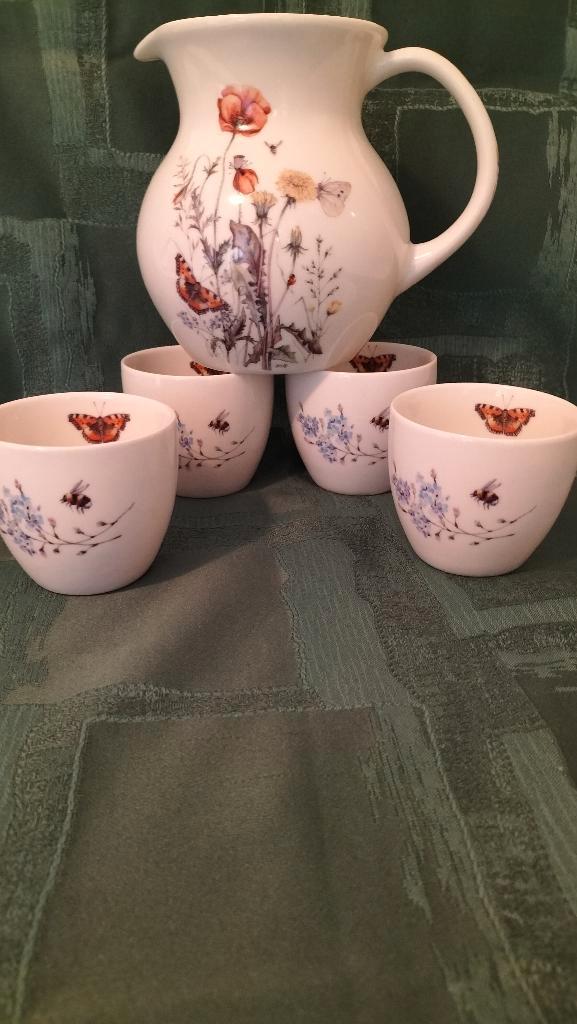 Jet Flowers of The Fields waterkan met 4 mokjes, Huis en Inrichting, Keuken | Servies, Nieuw, Kop(pen) en/of Schotel(s), Overige stijlen