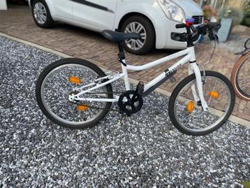 Leuke kinderfiets 20 inch beschikbaar voor biedingen