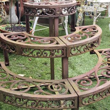  Super mooie halfronde gietijzeren etagère (brocante) beschikbaar voor biedingen