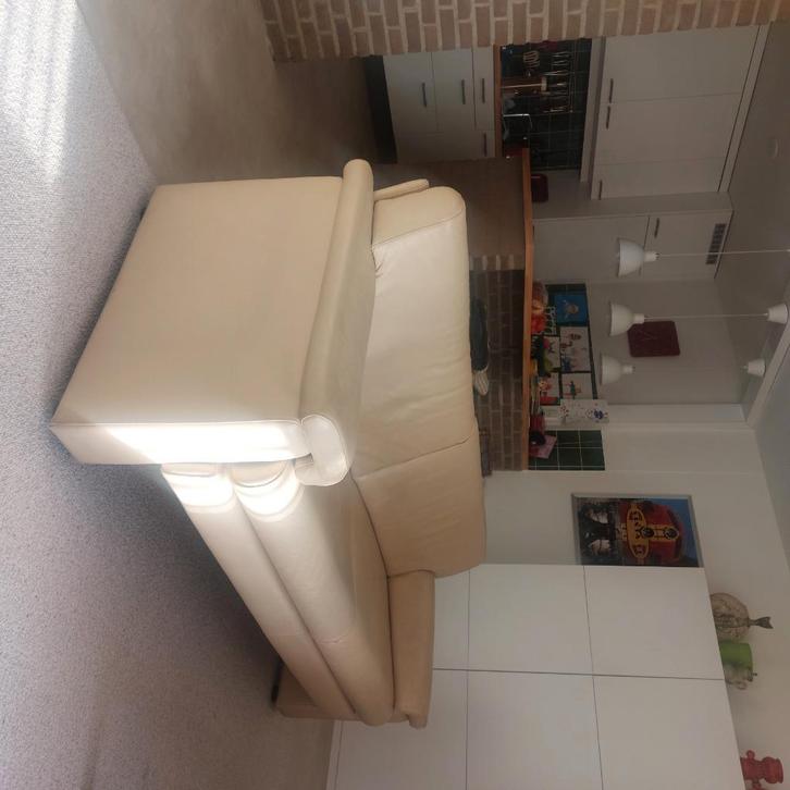 Bank leer beige 2 mtr, Huis en Inrichting, Banken | Bankstellen, Gebruikt, Rechte bank, Driepersoons, 200 tot 250 cm, 75 tot 100 cm