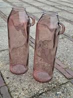 2 Roze glazen vazen met handvat, Huis en Inrichting, Overige kleuren, Ophalen of Verzenden, Minder dan 50 cm, Glas