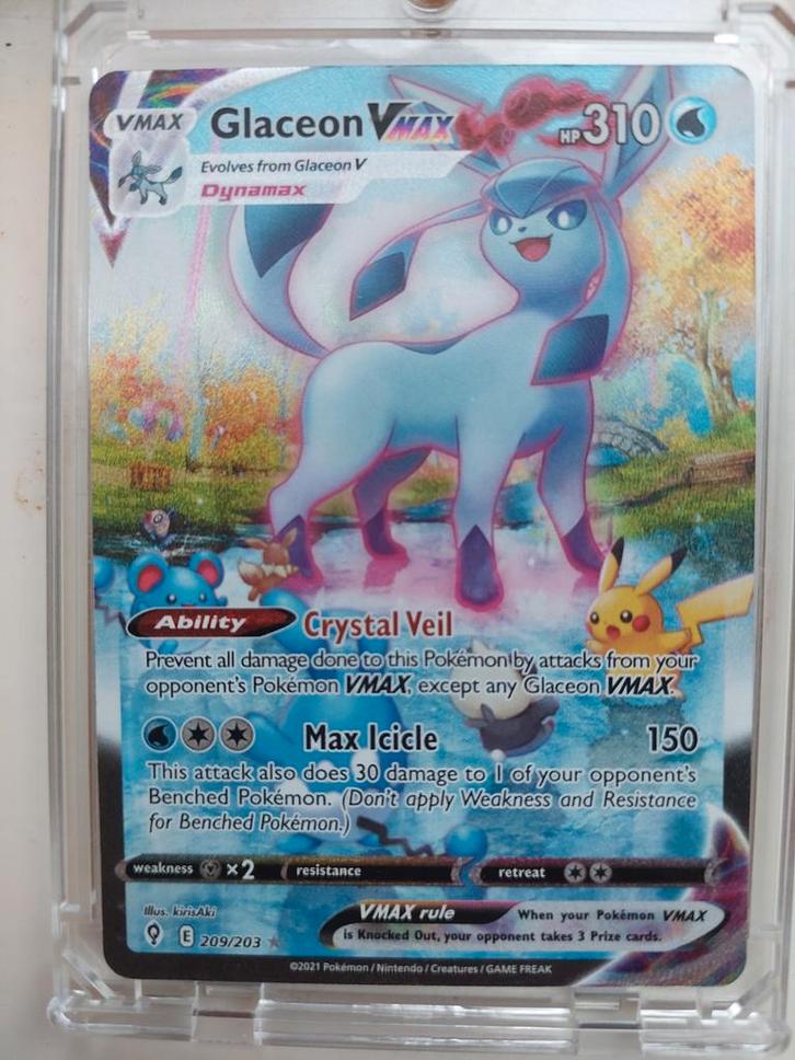 Glaceon VMAX 209/203 - Evolving Skies, Hobby en Vrije tijd, Verzamelkaartspellen | Pokémon, Zo goed als nieuw, Ophalen of Verzenden