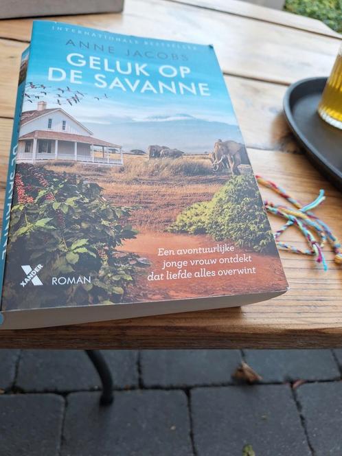 Anne Jacobs - Geluk op de savanne, Boeken, Literatuur, Zo goed als nieuw, Nederland, Ophalen of Verzenden