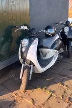 Sym mio 50cc (snor), Fietsen en Brommers, Scooters | SYM, Ophalen, Zo goed als nieuw, Benzine, Mio