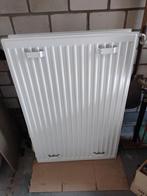 Keurige zgan radiator type 22 incl ophangbeugels en therm kr, Ophalen, 30 tot 80 cm, Radiator, Zo goed als nieuw