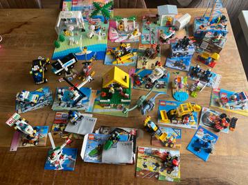 Lego partij van 31 sets uit divers thema’s. Vanaf 3,-  p.st. beschikbaar voor biedingen