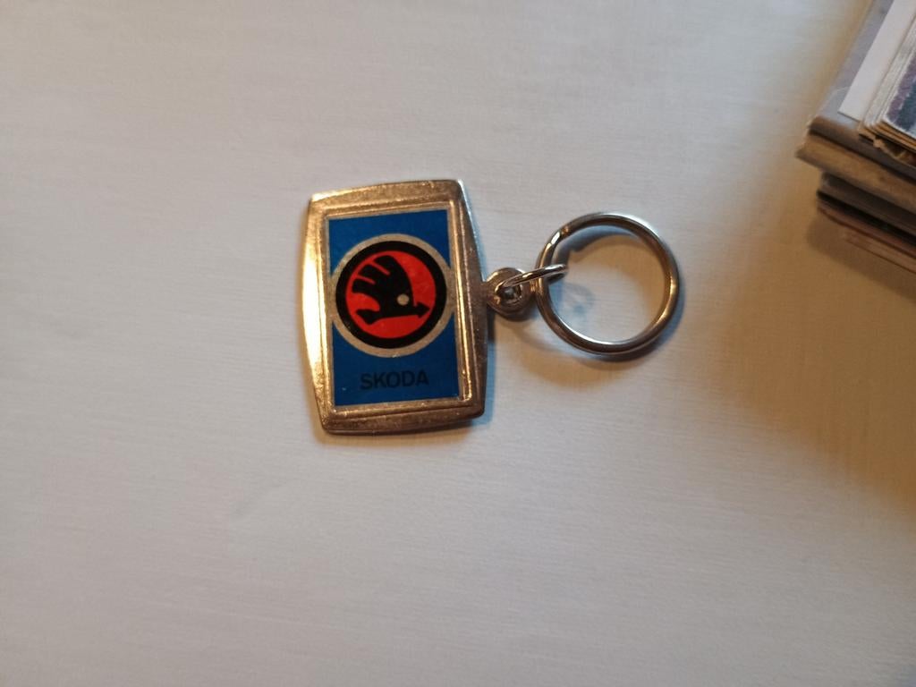 Oude Skoda  sleutelhanger, Ophalen of Verzenden