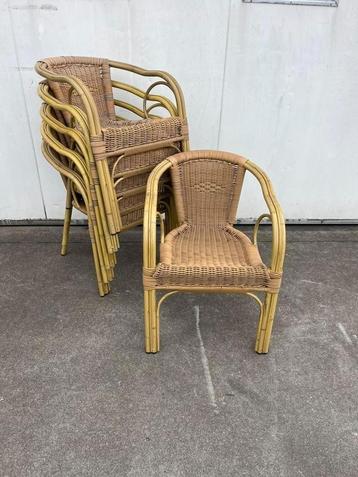 12 stuks horeca rotanlook terrassstoelen stapelbaar beschikbaar voor biedingen