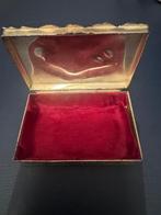 Juwelen doosje, Ophalen