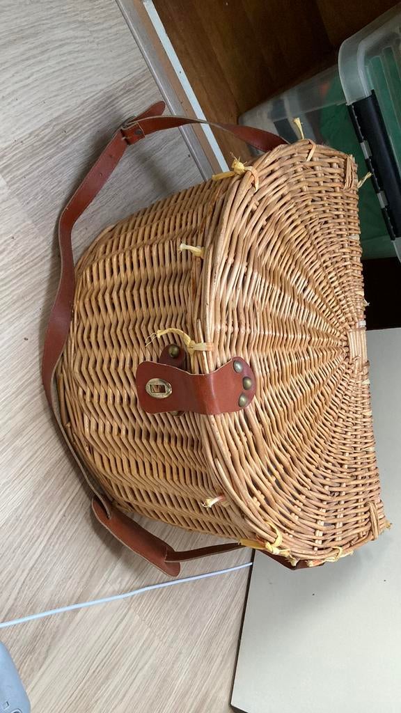 Hele nette picknickmand met servies draagbaar, Ophalen of Verzenden, Zo goed als nieuw