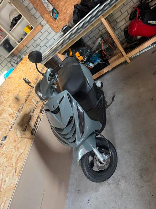Piaggio Zip 50cc 4t - Lees beschrijving, Fietsen en Brommers, Scooters | Piaggio, Zo goed als nieuw, Zip, Ophalen